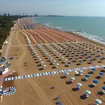 Vila With Garden In Lignano Pineta