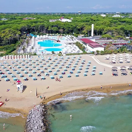 With Garden In Lignano Pineta Villa